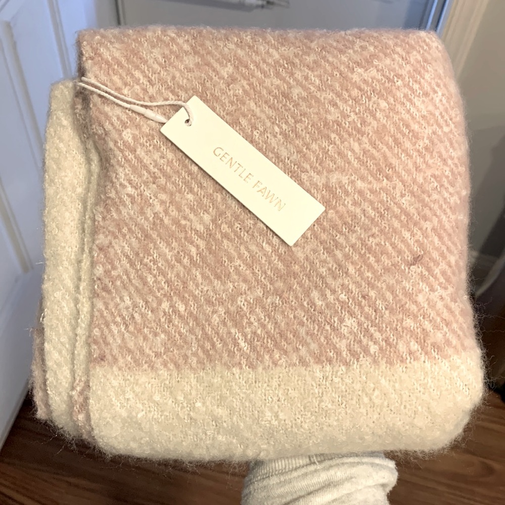 Gentle Fawn Huntingdon Scarf - Picture 1 of 2